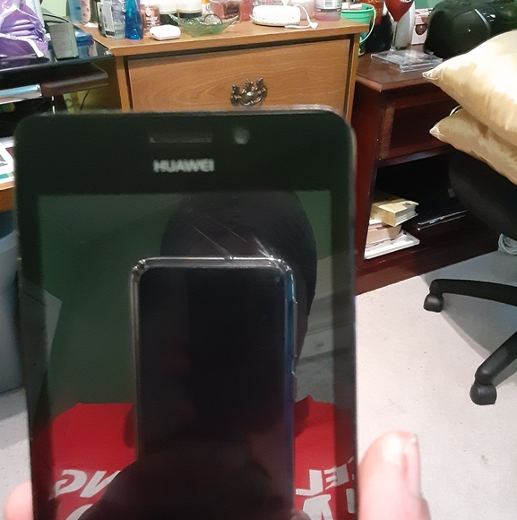 HUAWEI Cell phone - Picture 3 of 3